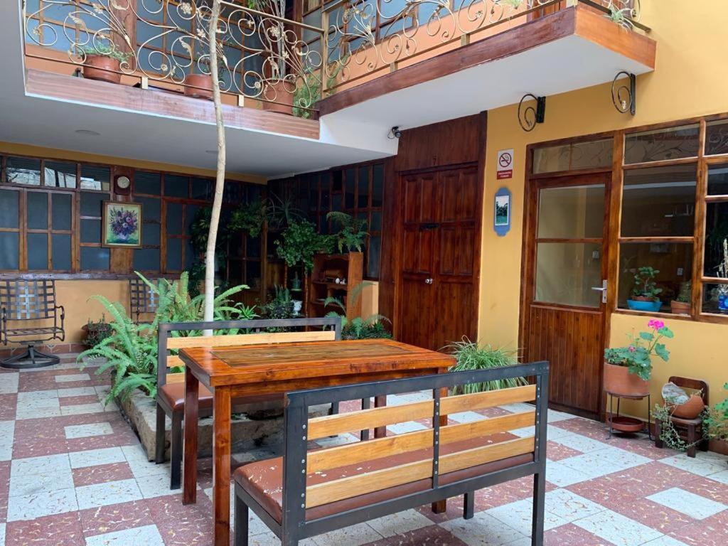 Hostel Santa Canela Cuenca Exterior photo