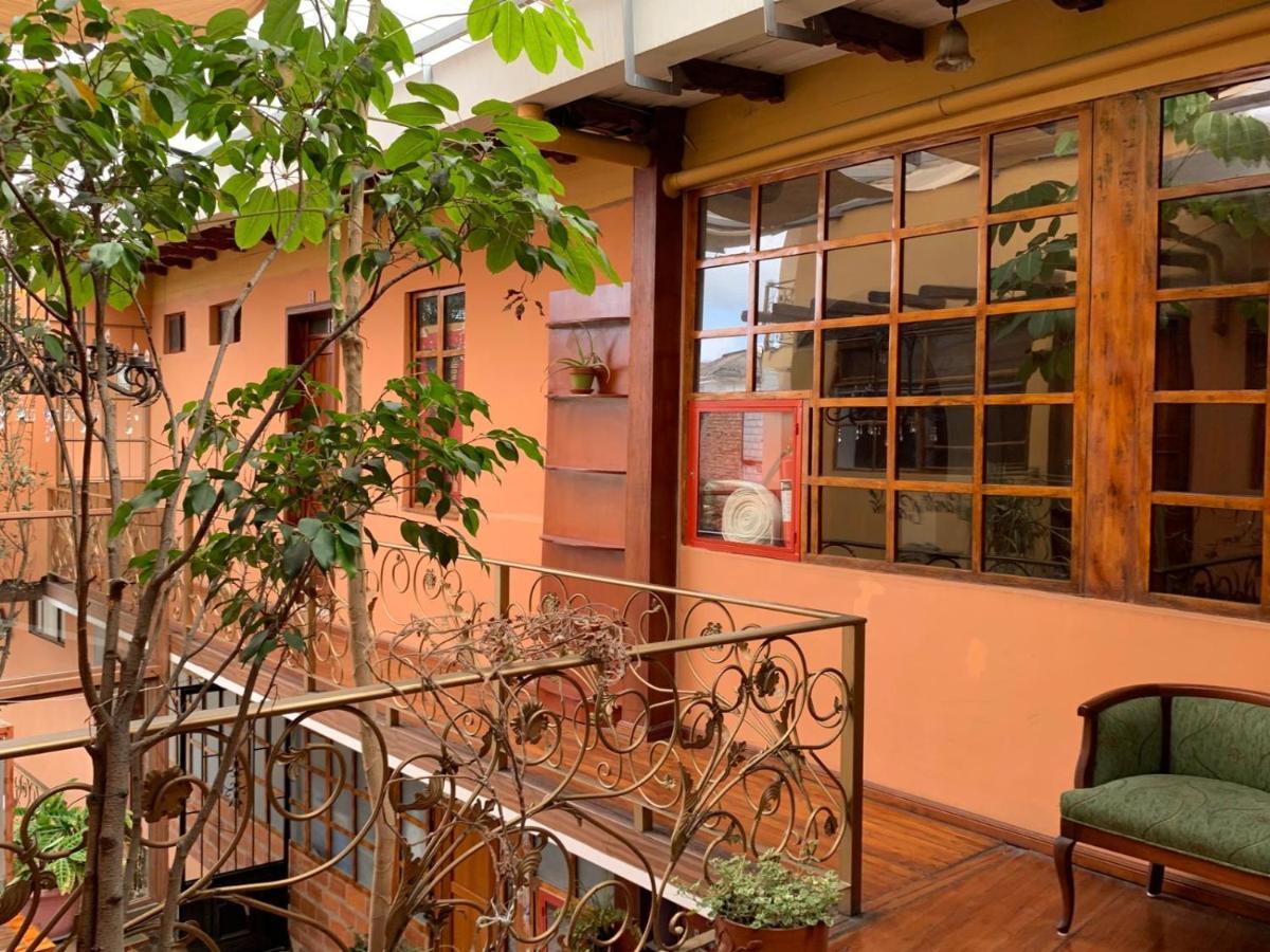 Hostel Santa Canela Cuenca Exterior photo